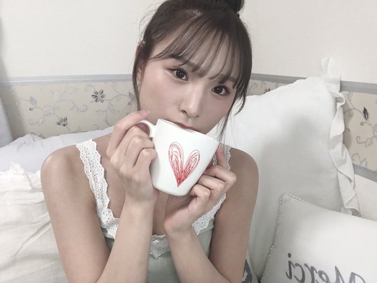 AKB48左伴彩佳の美乳スタイル