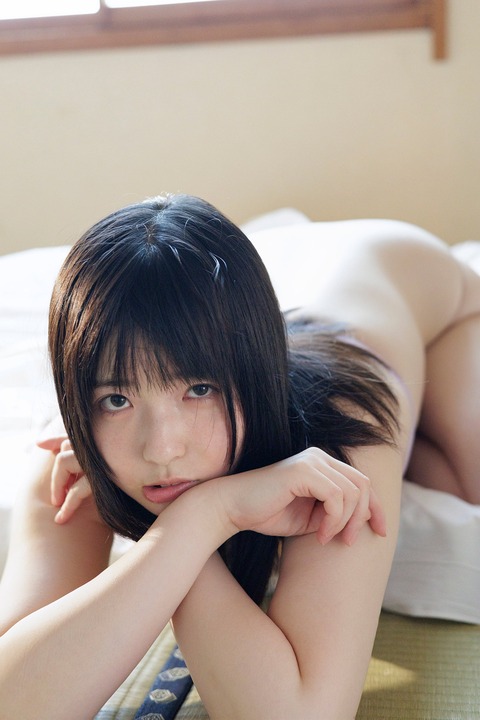 こまめ1st写真集「無邪気と誘惑の夏少女」