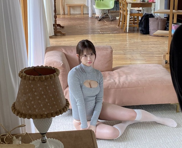 NMB48和田海佑ニット・セーターグラビア