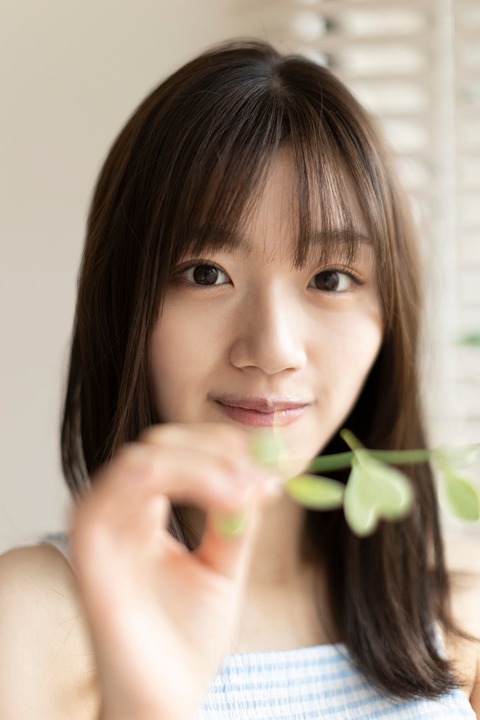 日向坂46佐々木美玲グラビア