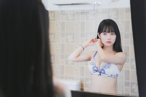 近藤沙瑛子ランジェリー姿