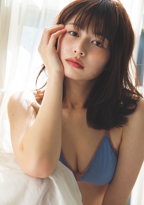 冴木柚葉週プレ水着グラビア