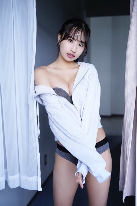 藤川らるむ週プレ初水着グラビア