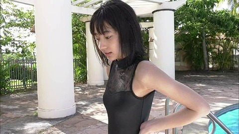 武田玲奈1st水着グラビアDVD「rena」