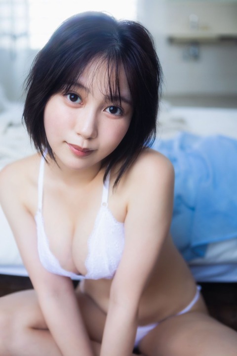 あゆの水着グラビア