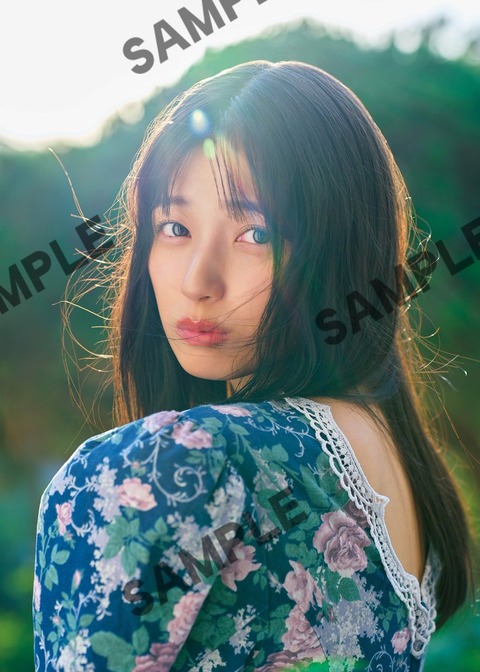 乃木坂46五百城茉央1st写真集「未来の作り方」