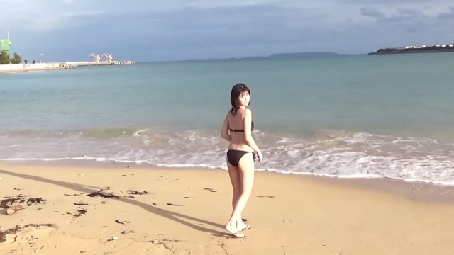 冴木柚葉ヤンマガ水着グラビアメイキング (17)