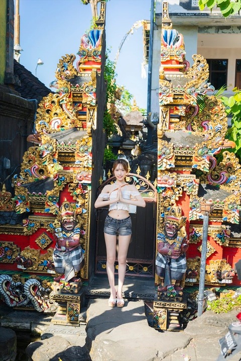 元NMB48原かれん1st写真集『どストライク』Tバックランジェリー