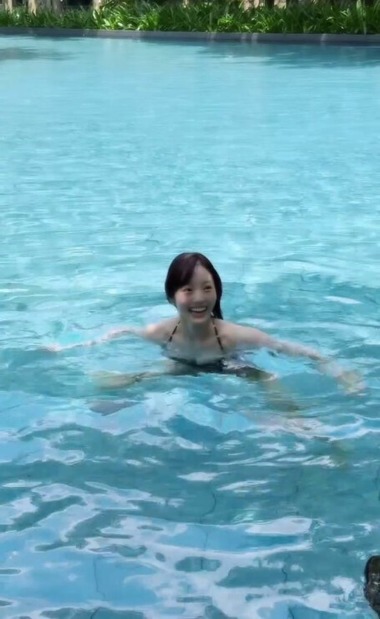 本田真凜1st写真集ランジェリー&水着オフショット (15)