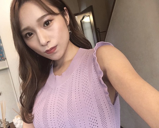 AKB48左伴彩佳の美乳スタイル
