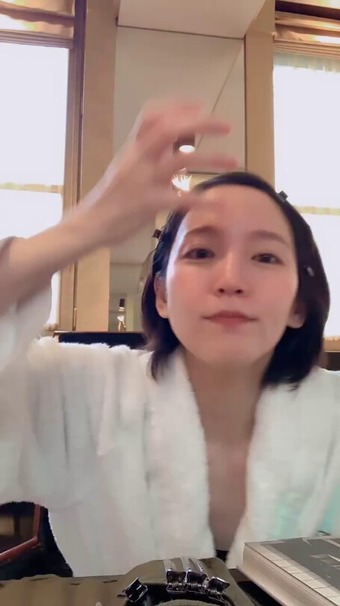 吉岡里帆すっぴんからのメイク (3)