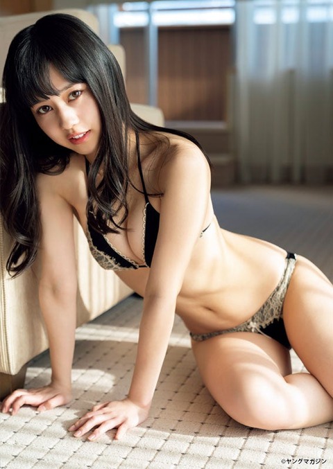 岡田佑里乃かわいい水着グラビア