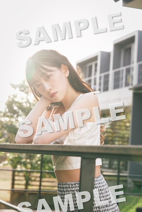 堀未央奈写真集の水着&下着カット