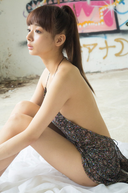 岡田紗佳1st水着グラビアDVD「今日、モデル休みます。」