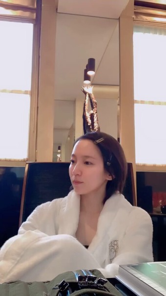 吉岡里帆すっぴんからのメイク (1)