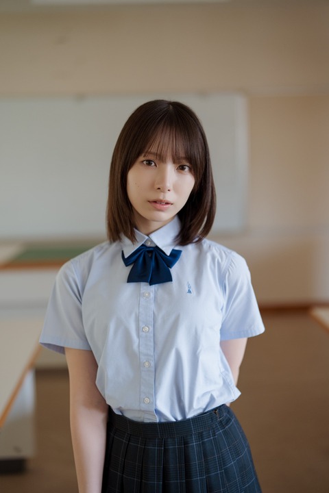 日向坂46渡辺莉奈BLT制服グラビア