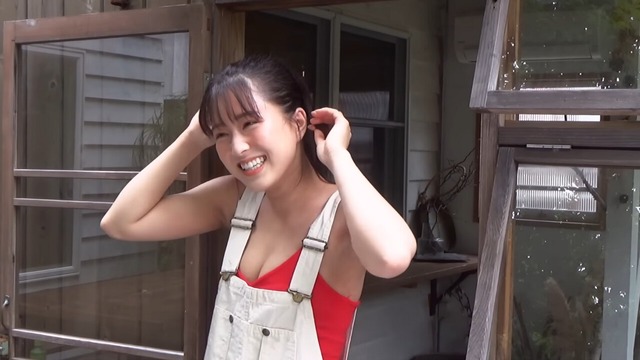 新人女優の市原菜夏ヤンマガ初グラビア (7)