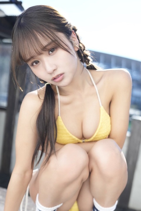 森脇梨々夏ヤングキングBULL水着グラビア