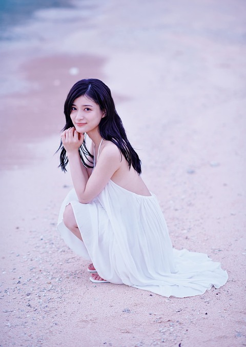 織田奈那1st水着写真集「無頼派の純情」