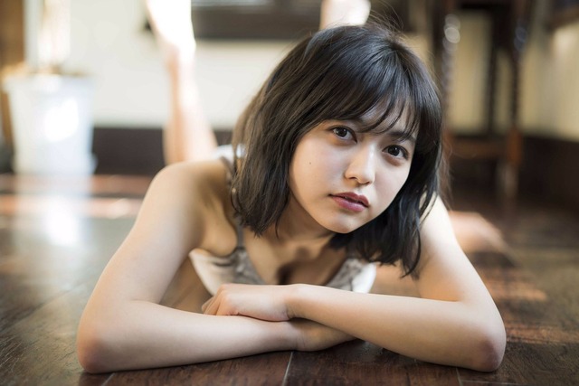 NGT48中村歩加水着グラビア