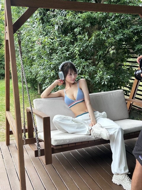 尾木波菜週プレオフショット