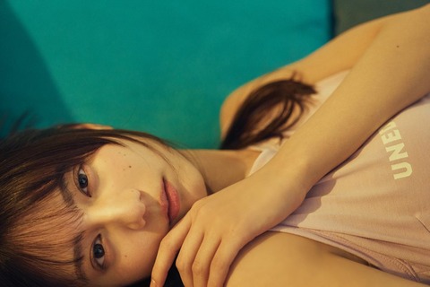 【画像】日向坂46小坂菜緒、ノースリーブのグラビアが可愛すぎるwwwwww大人の表情で魅了も!! 【画像】日向坂46小坂菜緒、ノースリーブのグラビアが可愛すぎるwwwwww大人の表情で魅了も!!