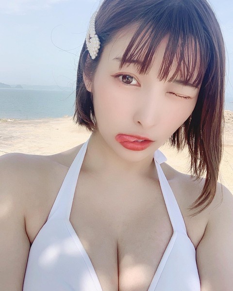 荒牧理沙Twitter水着姿
