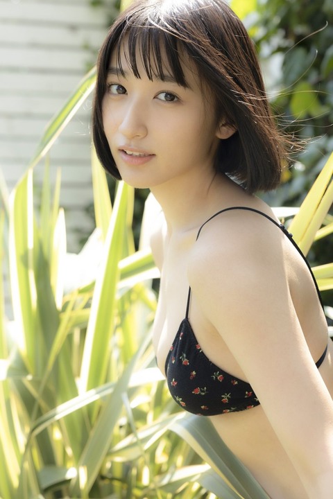 水野瞳スクール水着グラビア