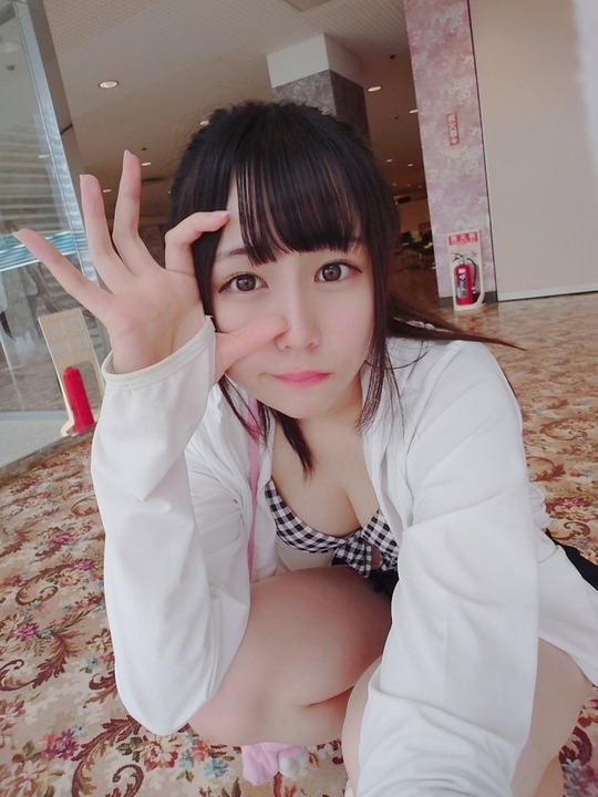新川紗矢音セクシーツイッター写真