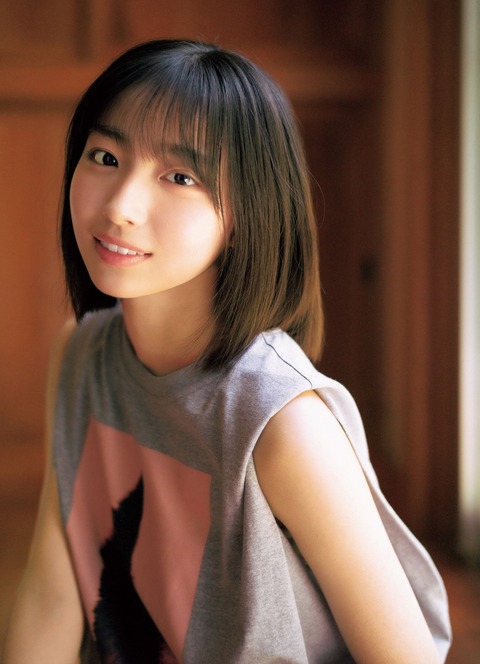 日向坂46大野愛実「週刊少年マガジン」初グラビア