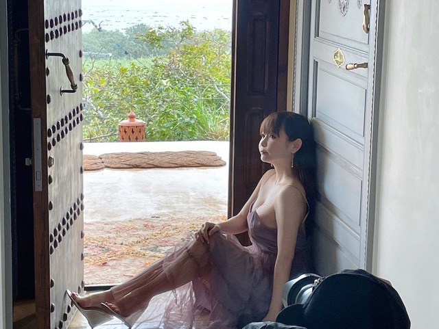 中川翔子写真集「ミラクルミライ」水着&ランジェリー姿オフショット