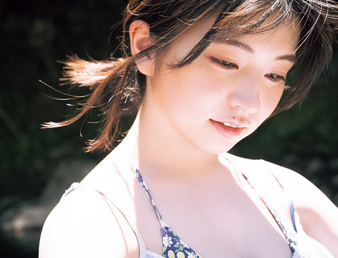 佐々木ほのか 週刊少年マガジン 水着グラビア