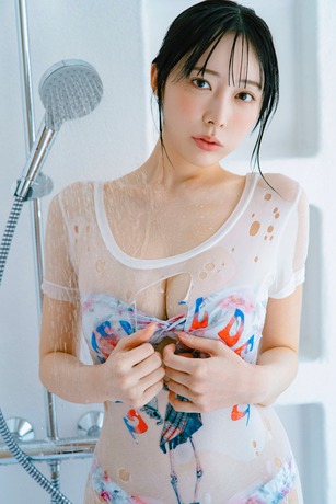 【画像】色白巨乳の激かわアイドル、水着グラビアが強すぎるwwwwwwww現役女子大生・七海りお、スタイル抜群なオフショットが連日大反響！！！
