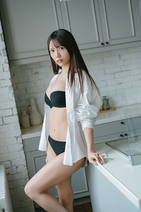 羽瀬レイナEカップ水着グラビア