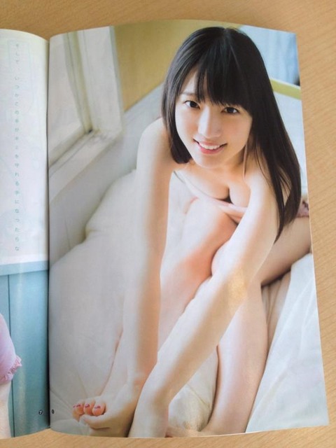 内田真礼ヤンジャン水着グラビア