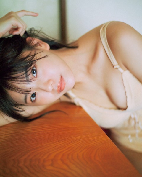 大熊杏優ヤングチャンピオン水着グラビア