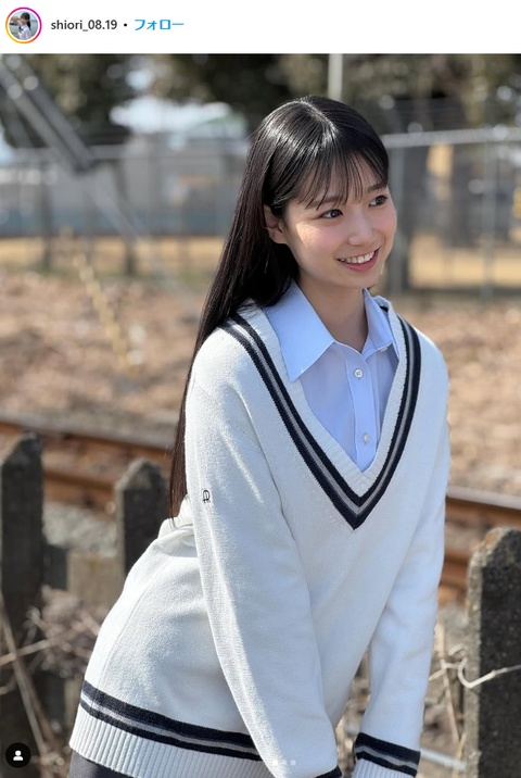 百田汐里UTB水着グラビア
