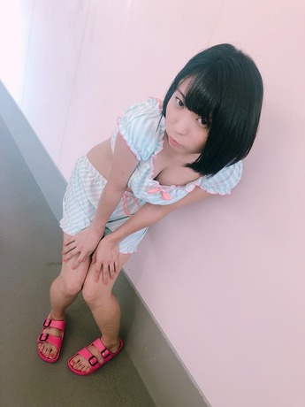 アンゴラ村長ランジェリー写真集「151センチ、48キロ」