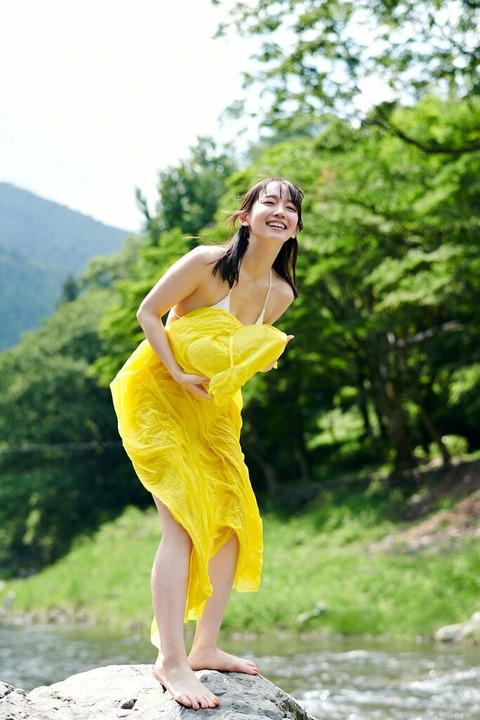 吉岡里帆セカンド写真集 『里帆採取 by Asami Kiyokawa』