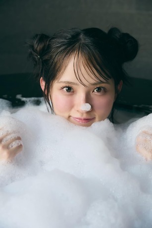 【Amazon.co.jp 限定】水野舞菜1st写真集（仮）限定絵柄生写真付