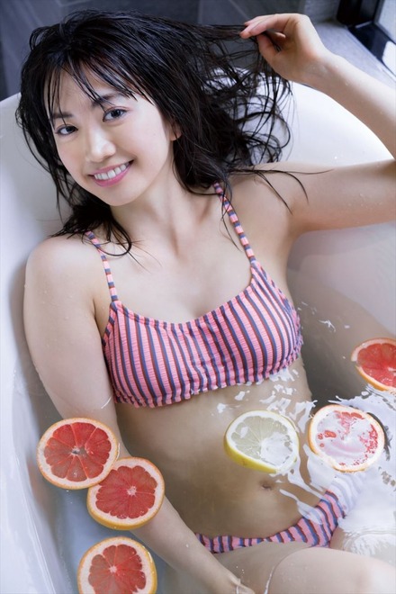 源藤アンリ1st水着グラビアDVD「ANRI」