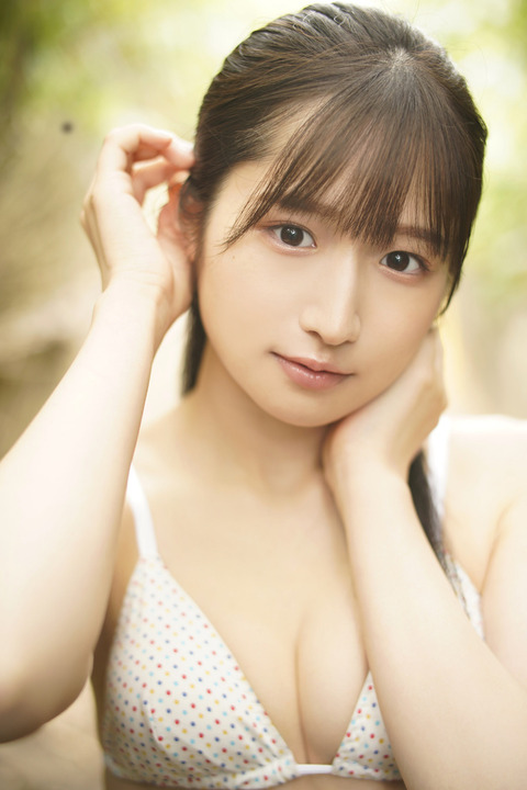 貝賀琴莉ヤングガンガン水着グラビア