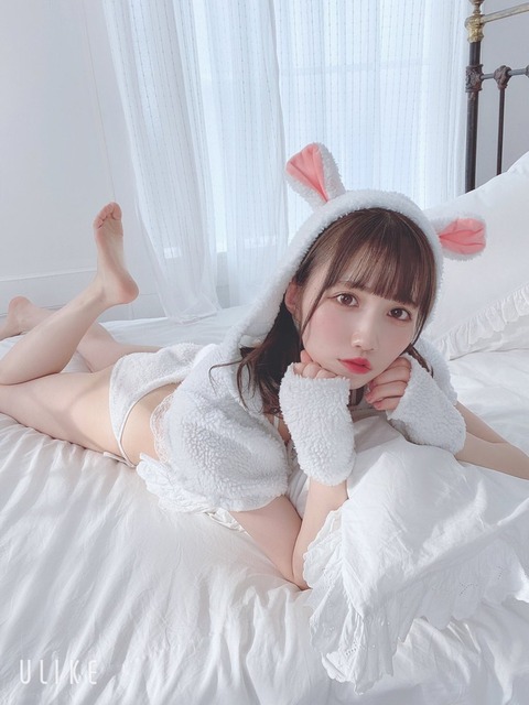 青葉ひなり水着グラビア