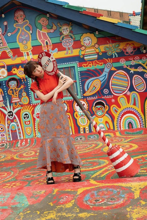 真山りかファースト写真集「麗花」