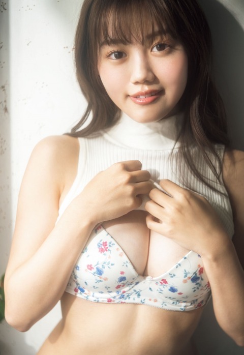 立花紫音週プレ水着グラビア