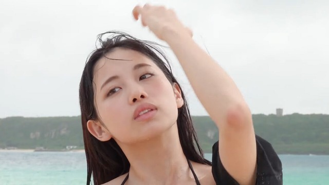 伊勢鈴蘭(アンジュルム)1st水着写真集「Layla」 (19)
