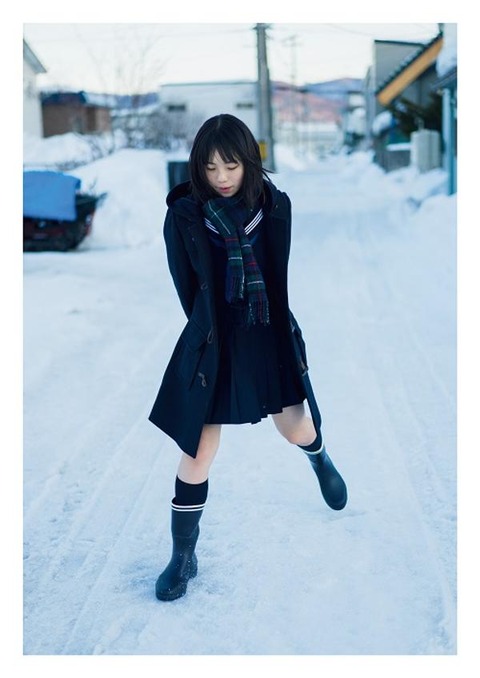 菊地姫奈1st写真集「はばたき」