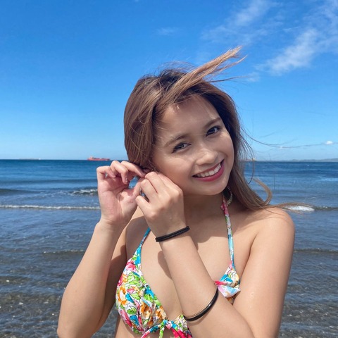 西山乃利子水着グラビア