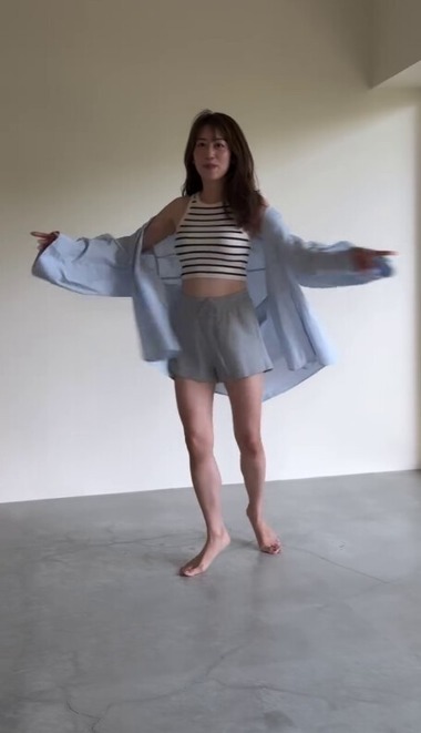 元NHK中川安奈アナ初グラビアオフショット (8)