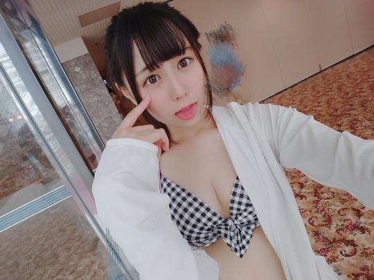 新川紗矢音セクシーツイッター写真